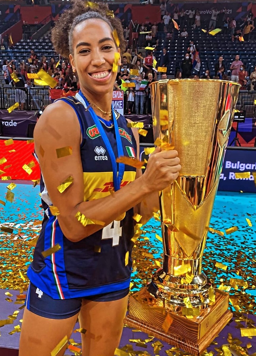 SARA BONIFACIO e' Campionessa d' Europa con la nazionale di volley !!!